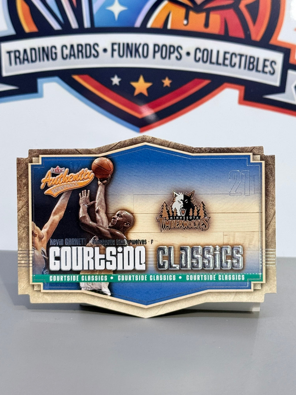 2003-04 Fleer Authentix Kevin Garnett Courtside Classics Inserto troquelado #1 de 10 CC
