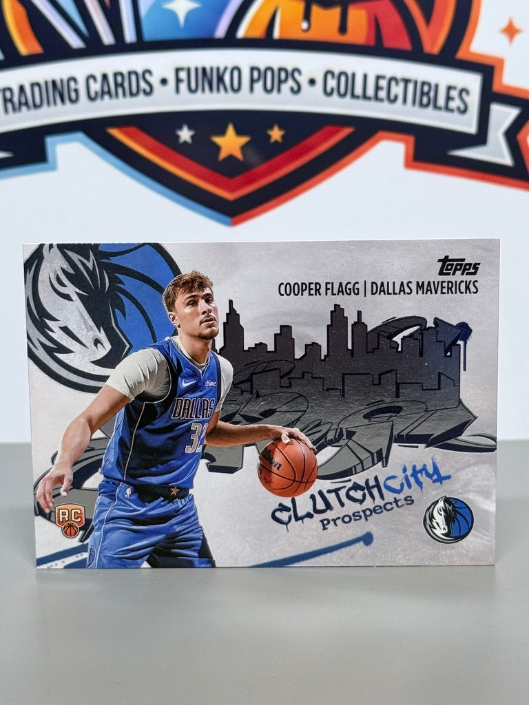 2025-26 Topps Baloncesto Cooper Flagg Clutch City Prospects Insert RC #CC-1 - Dallas Mavericks