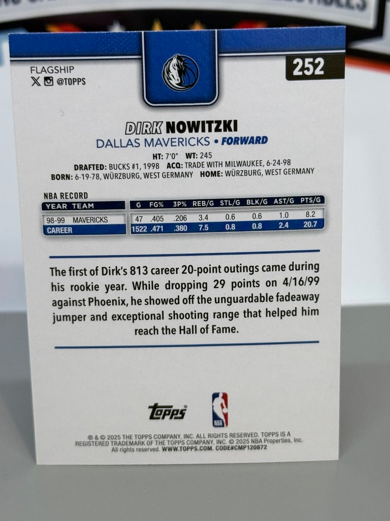 2025-26 Topps Baloncesto Dirk Nowitzki Silver Cracked Ice Paralela #252 - Dallas Mavericks