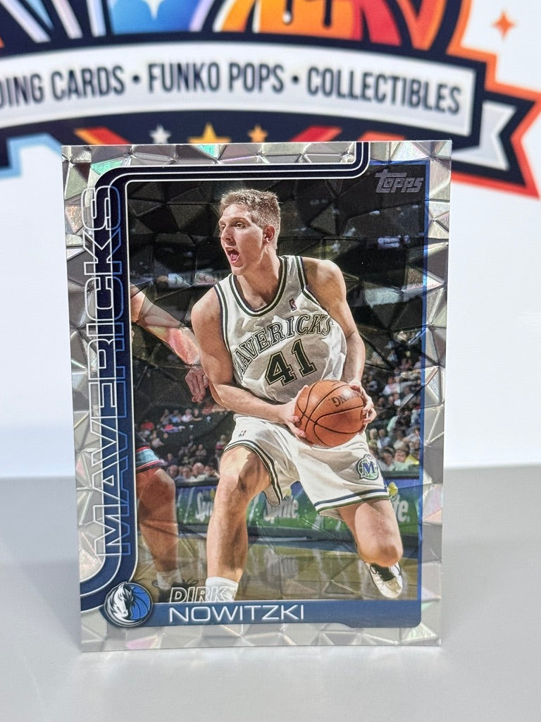 2025-26 Topps Baloncesto Dirk Nowitzki Silver Cracked Ice Paralela #252 - Dallas Mavericks