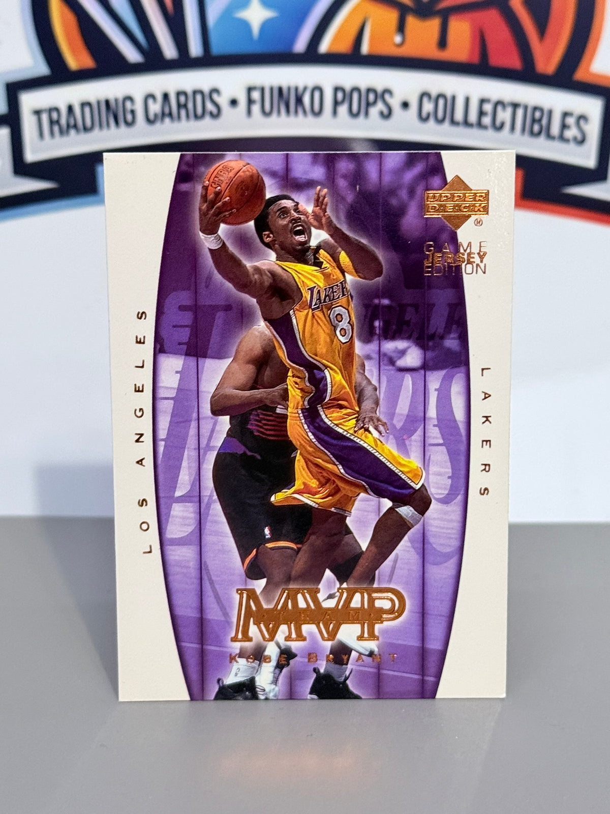 2000-01 Upper Deck MVP Kobe Bryant MVP Team Inserto de Lámina Dorada #420