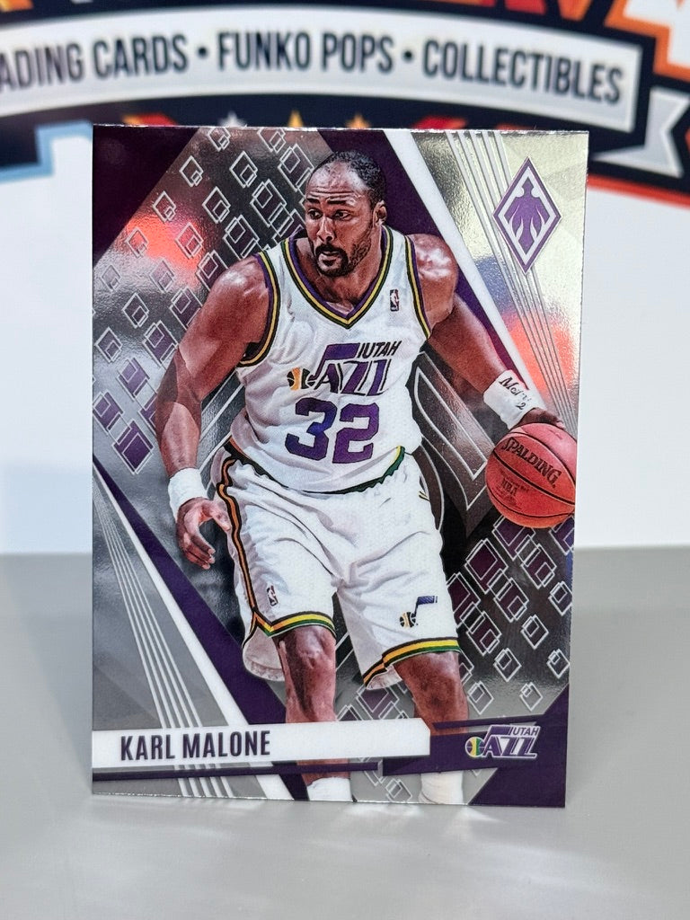 2023-24 Panini Phoenix Karl Malone Tarjeta Base #3 - Utah Jazz